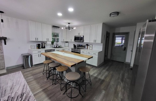 Kannapolis House | Exquisite, newly renovated, large home near I-85