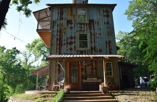 Bryan County Cabin | Exquisite Red River Front Retreat