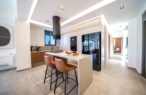 Rethymno Villa | Exquisite Retreat - 2 Pools, Hot Tubs, Hammam, and Fully Staffed: by etouri