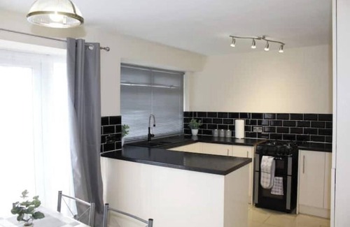 Newcastle-upon-Tyne House | Exquisite Stays near the city centre and airport