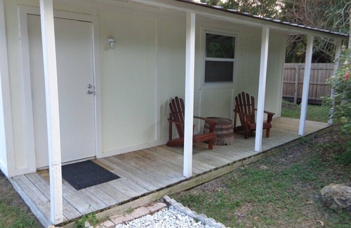 Sarasota Cottage | Exquisite Small Cottage Minutes to Siesta Key