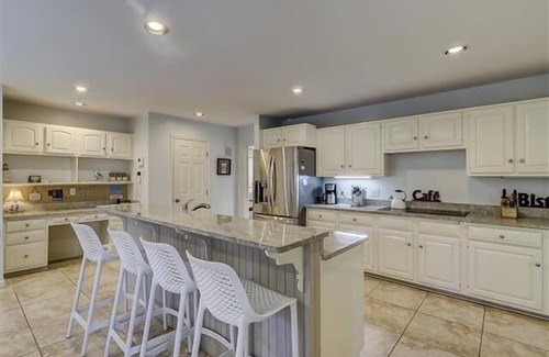 Palmetto Dunes House | Exquisite, spacious 6-Bdrm Home beautifully-updated getaway close to south beach