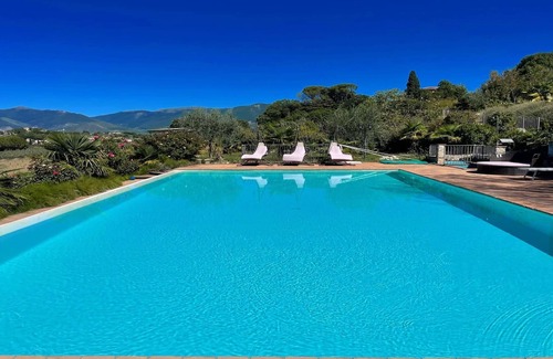 Spoleto Villa | Exquisite Spoleto-poolside-sleeps-20/pool, Jacuzzi, Gardens - fabulous views