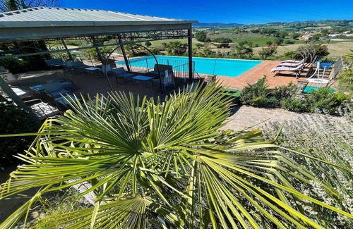 Spoleto Villa | Exquisite Spoleto-poolside-sleeps-20/pool, Jacuzzi, Gardens - fabulous views