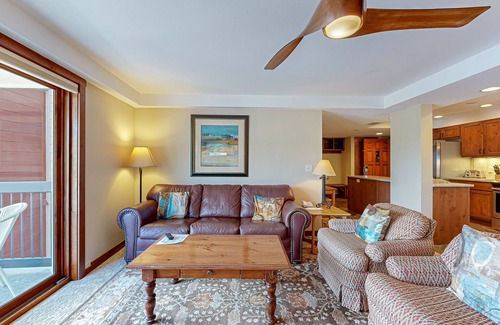 Steamboat Springs Condo | Exquisite & upscale ski-in/out slopeside condo w/shared hot tubs, pool, gym