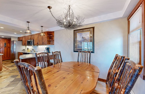 Steamboat Springs Condo | Exquisite & upscale ski-in/out slopeside condo w/shared hot tubs, pool, gym
