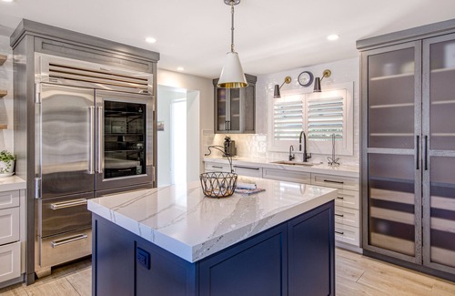 Pompano Isles House | Exquisite waterfront home with a pool, large yard, & grill - close to the beach