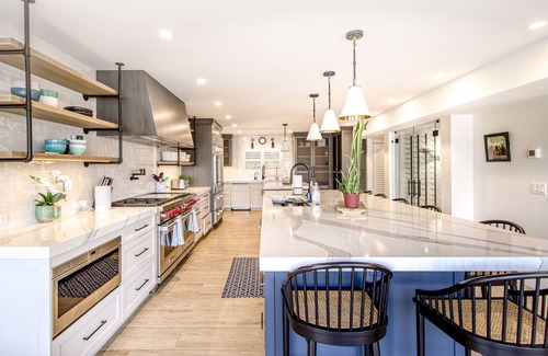 Pompano Isles House | Exquisite waterfront home with a pool, large yard, & grill - close to the beach