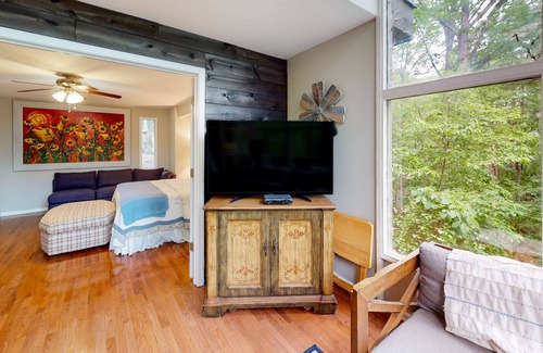 Gainesville House | Exquisite waterfront home with balcony, fireplace, W/D, & dog-friendly