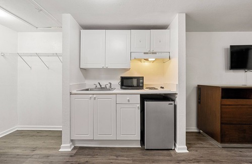 Montgomery Hotel | Extended Stay Studios
