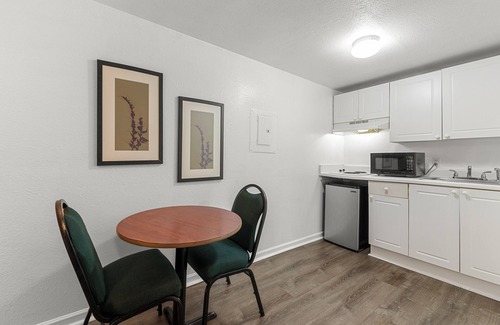 Montgomery Hotel | Extended Stay Studios