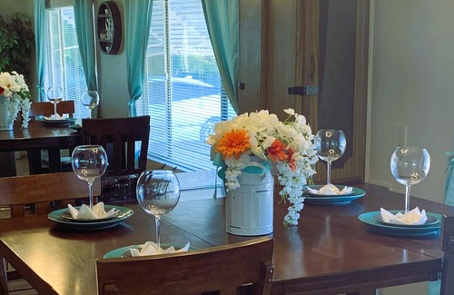 Ridgecrest House | Extended/Vacation Stay at Our Cozy and Comfy Home