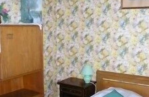 Saint-Mayeux Other | Extensive remains independent in the country