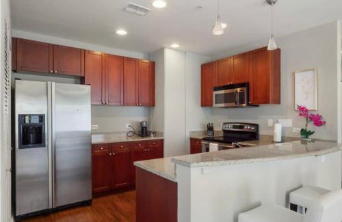 South Eola Apartment | Extra Large 1 Bdrm Condo & Gym