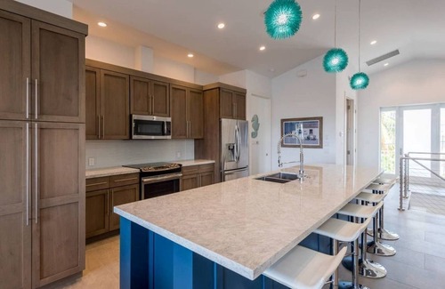 Marathon House | Extra Lux Grouper House w/4 Master Suites, 6 BA, Pool, Dock & Private Boat Ramp