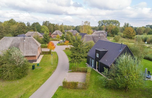 Aalden House | Extra luxury 16-person bungalow in the holiday park Landal Aelderholt