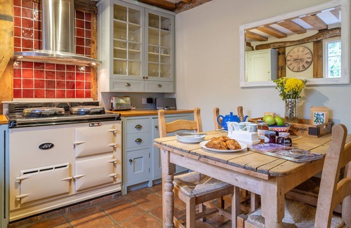 Lavenham Apartment | Extraordinary 15th century timber framed cottage in famous Medieval village - The Tryst