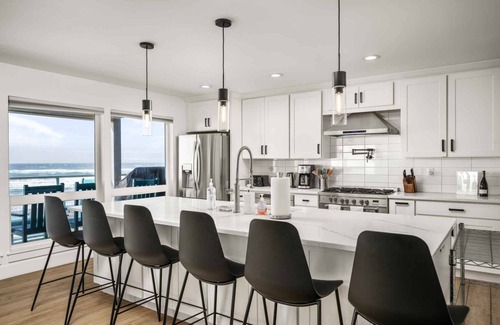 Rockaway Beach House | Extraordinary Beach and Oceanfront Views, Pet Friendly, Hot Tub & Fire-Pit, Luxury