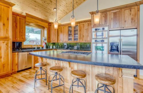 Truckee House | Extraordinary Tahoe-Donner Modern Mountain Home