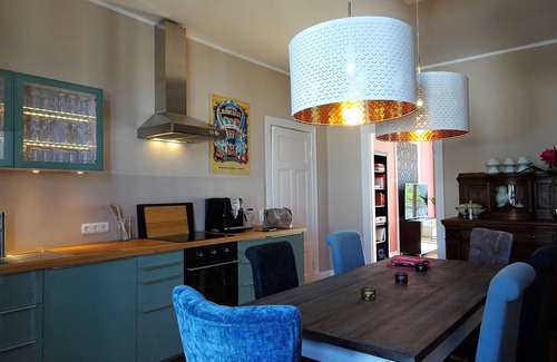 Lubeck City Centre Apartment | extravagant old building 80m² center, Lübeck, 3 bedrooms, kitchen, XXL sofa