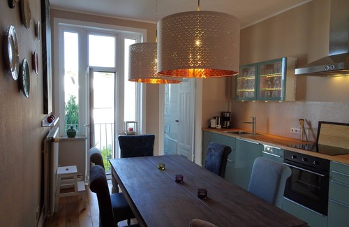 Lubeck City Centre Apartment | extravagant old building 80m² center, Lübeck, 3 bedrooms, kitchen, XXL sofa