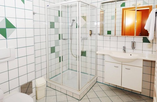 Bad Waltersdorf House | EZ Sonnenseite mit Balkon 1 Nacht Halbpension - Hotel-restaurant Teuschler-mogg