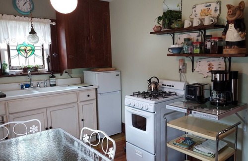 Geneva House | Ezmeralda's ~ Classic 1920's Renovated Bungalow ~ "A Hidden Gem of Geneva"