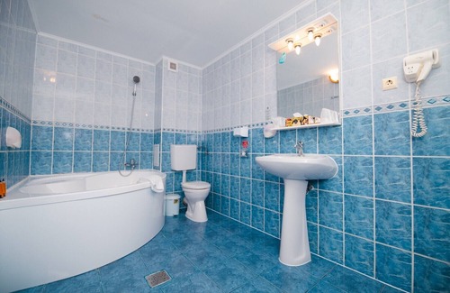 Bradu Hotel | Fântânița Haiducului