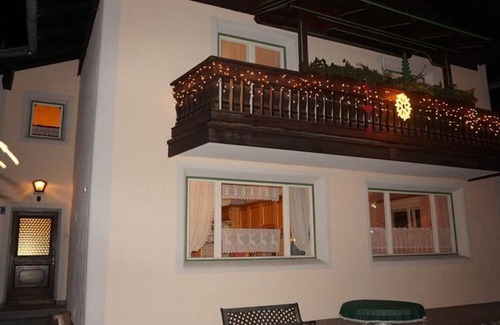 Kleinarl Apartment | Försterlisl holiday home - holiday home/4 or more bedrooms/bathroom, toilet