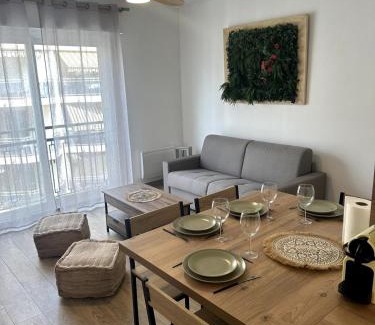 Cros-de-Cagnes Apartment | F1 Cozy, 150m de la mer