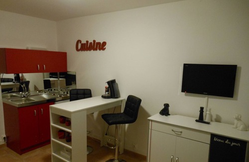 Malesherbes Apartment | F1 furnished downtown near Fontainebleau Buthiers .