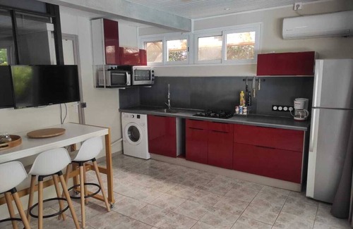 Tartane Apartment | F2 facing the sea, private swimming pool-garden 220 m2-natural park-surfing