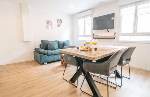 Anatole France Danton Apartment | F2 hypercentre - Proche gare- WIFI gratuite