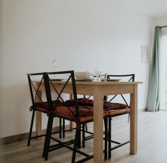 Saint-Genest-Lerpt Apartment | F2 spacieux et lumineux avec cuisine équipée