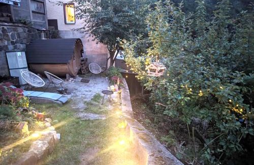 Sebnitz Apartment | F2 - Urlaubsmagie Sauna, Whirlpool, Pool & Garten