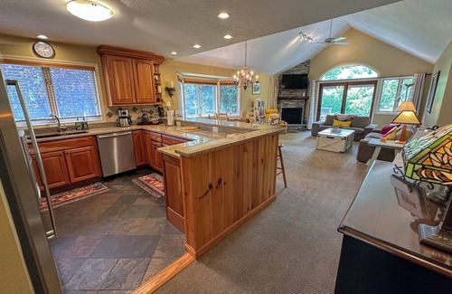 Bretton Woods House | F27 Luxurious Mt Washington Hotel golf course home! Wifi, cable, air conditioning, dog friendly!