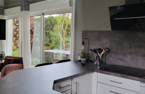 Anglet Apartment | F3 apartment, exotic garden, walking distance to beach, 3-star rating