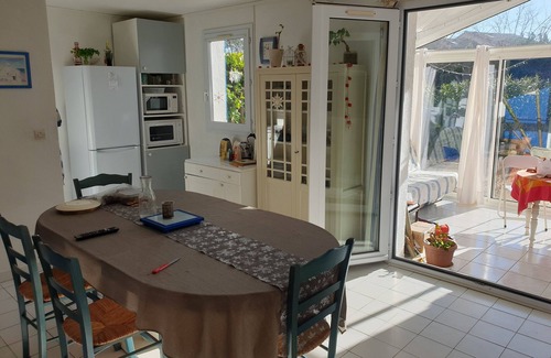 Vic-la-Gardiole House | F3 house 20 minutes from the sea with verandas and ornamental garden.