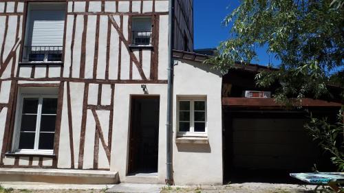 Chalons-en-Champagne Apartment | F4 dans maison au calme près du centre de Chalons en champagne