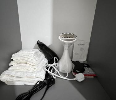Valentines Apartment | F4 Luxury Stays One bed apartment with Parking