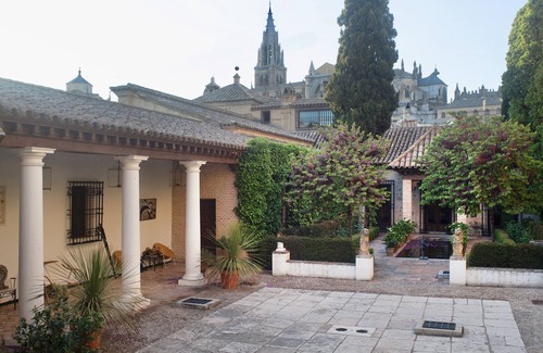 Toledo City Center House | FAB PALACE WITH IMPRESSIVE VIEWS, GARDEN, POOL BEHIND TOLEDO CATHEDRAL