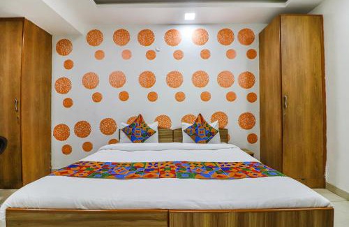Dwarka Hotel | FabExpress Abode Inn