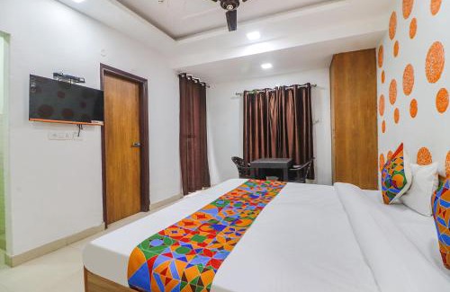Dwarka Hotel | FabExpress Abode Inn