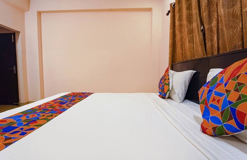 Vadapalani Hotel | Fabexpress Earth