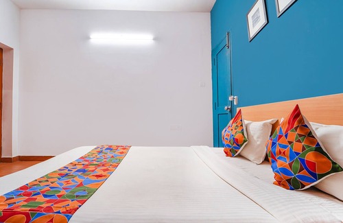 Velachery Hotel | Fabexpress Harma Residency