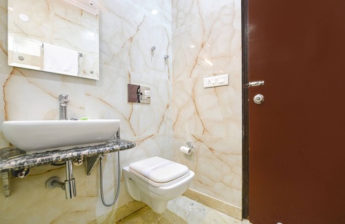 Karol Bagh Hotel | FabExpress Jaggi Palace
