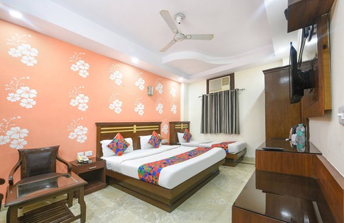 Karol Bagh Hotel | FabExpress Jaggi Palace
