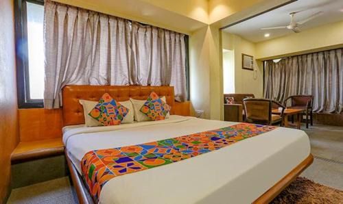 Vile Parle East Hotel | FabExpress Jayshree - Nr Mumbai International Airport