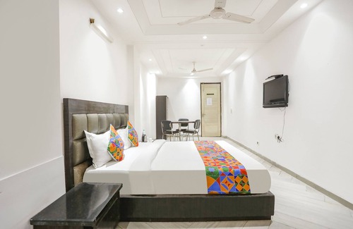 Kalkaji Hotel | Fabexpress Lotus Palace