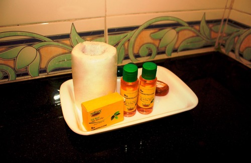 Bhuntar Hotel | Fabexpress Malti Guest House
